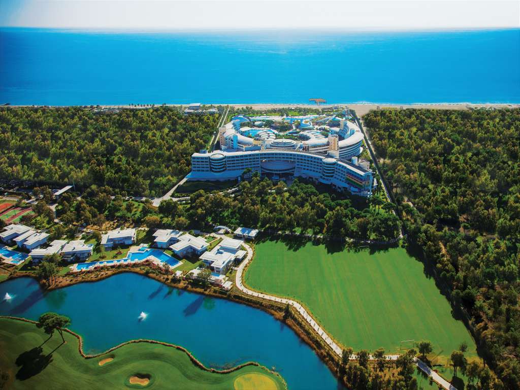 Cornelia Diamond - 7 Nights, 6x Golf: 4 x Faldo 1 Cullinan Links, 1 Maxx Montgomerie Golf Course