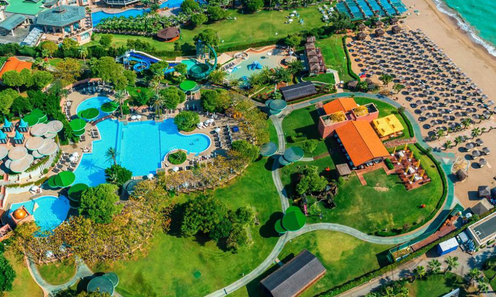 Gloria Verde Resort 7 Nights 4 x Golf at Gloria Golf Courses