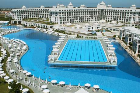 Titanic hotel deals