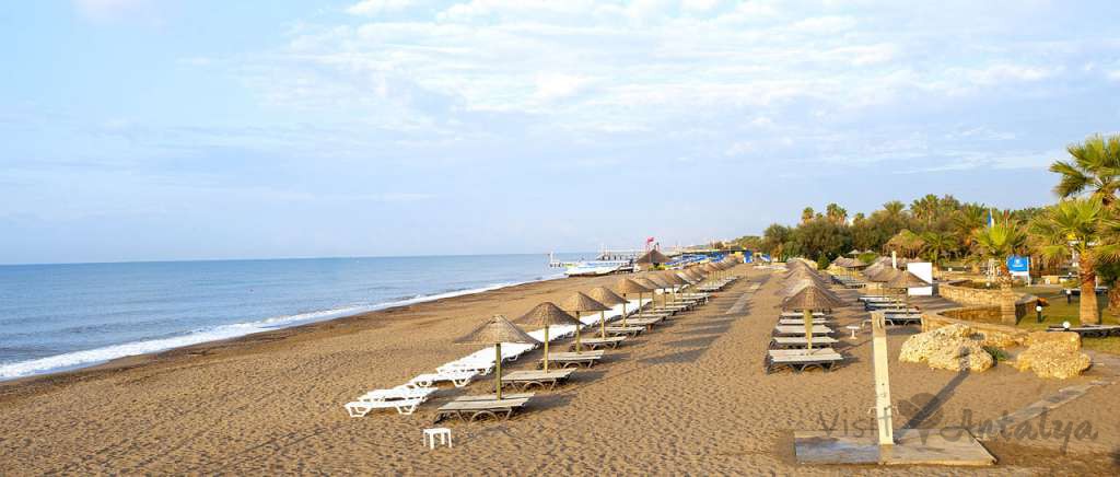 Crystal Tat Beach Hotel