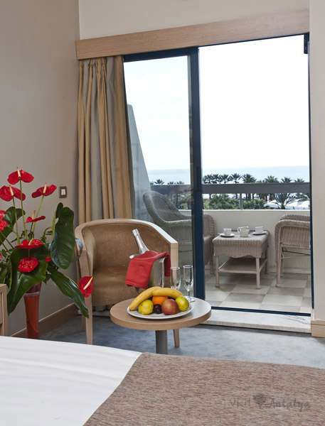 Crystal Tat Beach Hotel