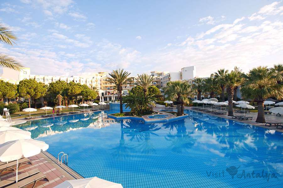 Crystal Tat Beach Hotel